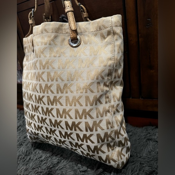 Michael Kors Beige Tall Canvas Signature Tote - Picture 6 of 12